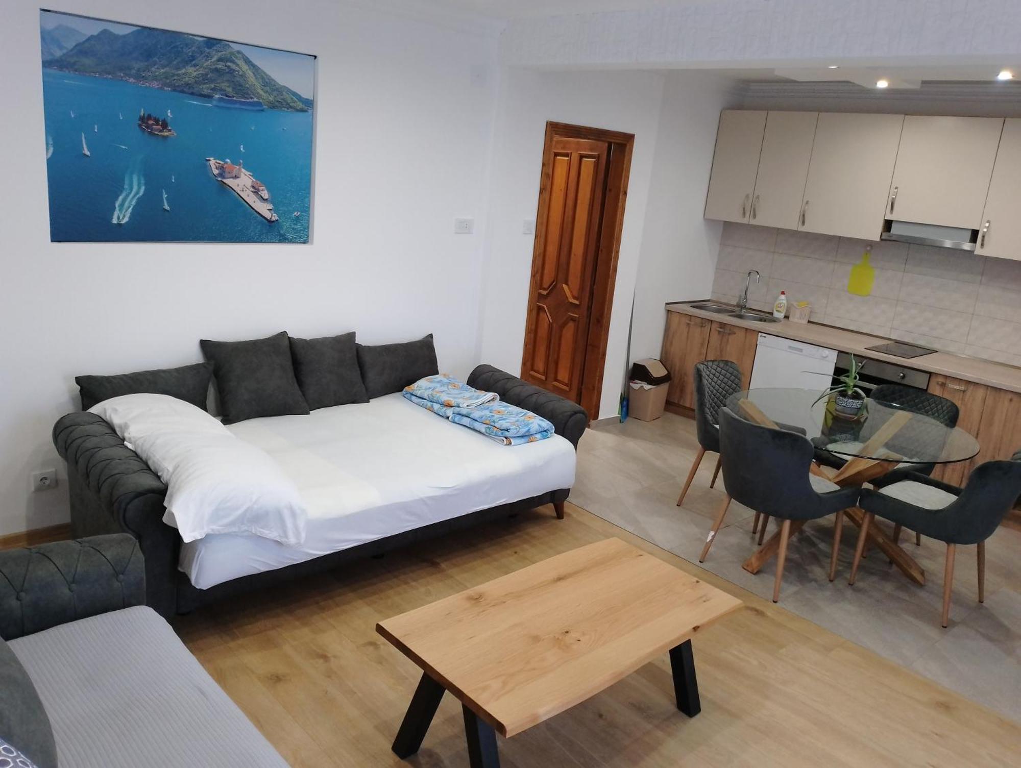 Apartment Ksenija Котор Екстериор снимка