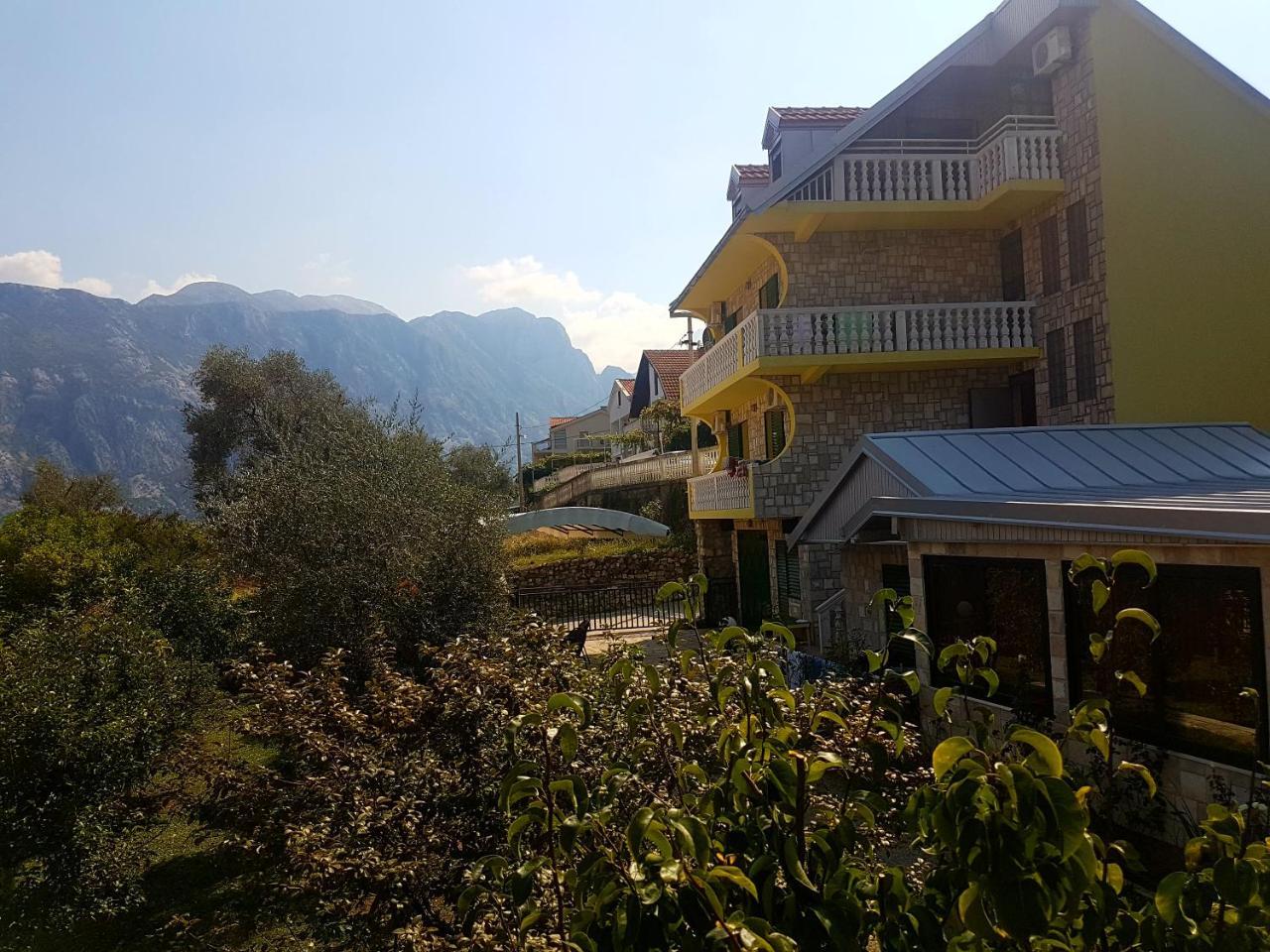 Apartment Ksenija Котор Екстериор снимка